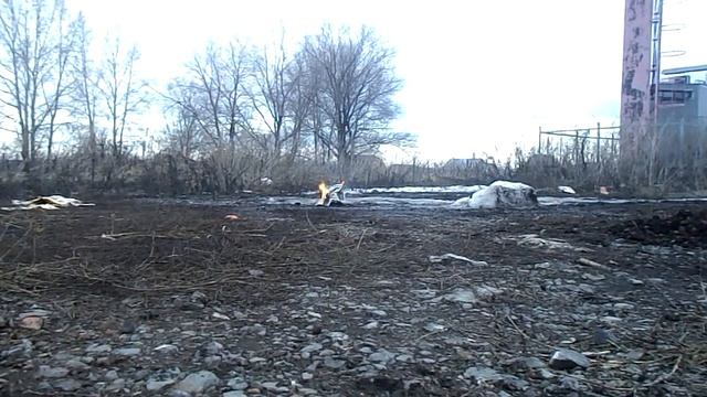 ЧТО БУДЕТ ЕСЛИ КИНУТЬ ЛАК ДЛЯ ВОЛОС В КОСТЕР смотреть онлайн