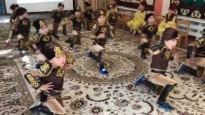 "Қаражорға" биі балабақша.  Жетекші: Есқалиева. Г. И.