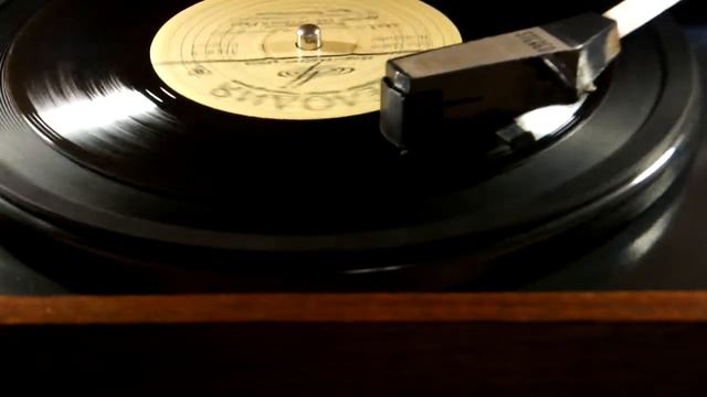 "Лада"(В.Шаинский-М.Пляцковский)-Вадим Мулерман."Видно так устроен свет"(Д.Тухманов-М.Пляцковский) смотреть онлайн