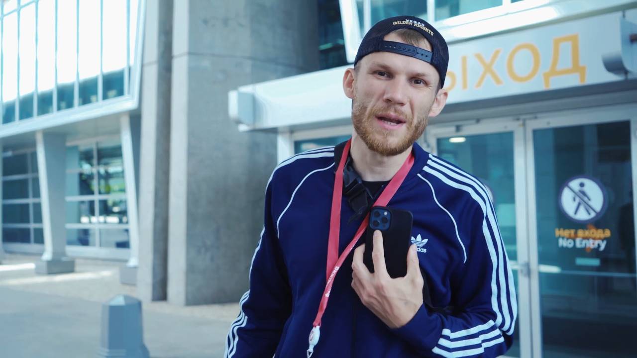 Первый раз в Питере — и сразу на ПМЭФ! смотреть онлайн