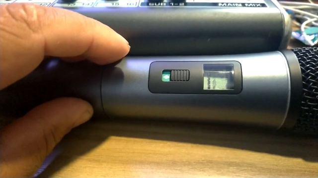 Microphone Sennheiser XS Wireless e 835 смотреть онлайн