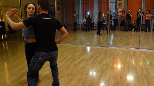 Zouk - Demo dance for Beginner class смотреть онлайн