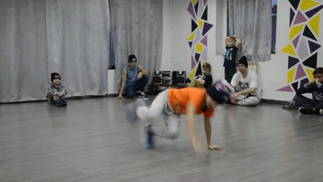 Брейк-данс PRO-движение 8 смотреть онлайн