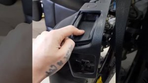 Как разобрать пластик сиденья на BMW. И восстановление поролона боковины.