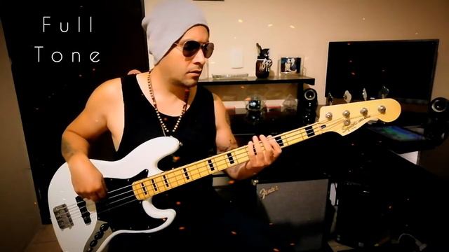 Squier Vintage Modified (Bass Cover) More than a Woman смотреть онлайн