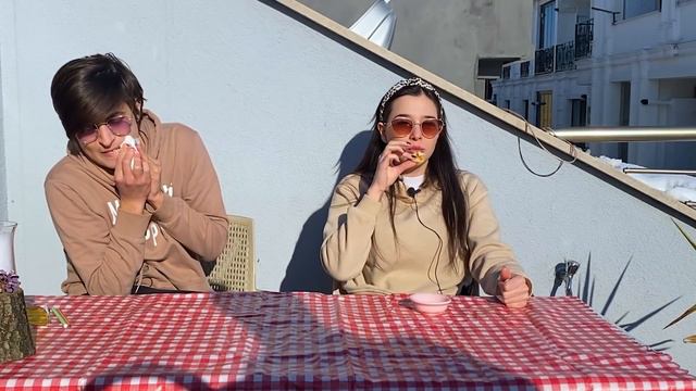 İYİ YEMEK vs KÖTÜ YEMEK YARIŞMASI! ( Mideler İflas Etti! ) w/ @TugayInanoglu смотреть онлайн