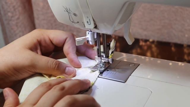 DIY Covid -19 Fabric Mask (With Pattern) Sewing Tutorial смотреть онлайн