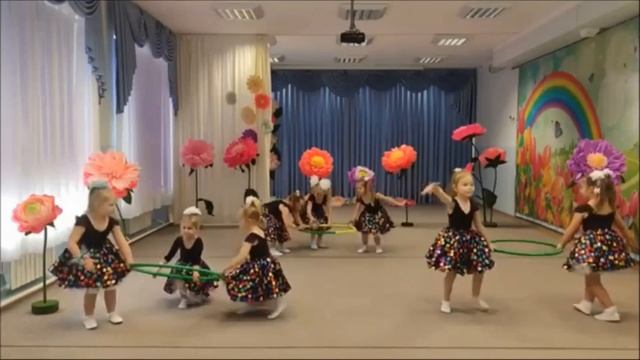 Танцевальный кружок / Танец "Бабочки" /Средняя группа смотреть онлайн