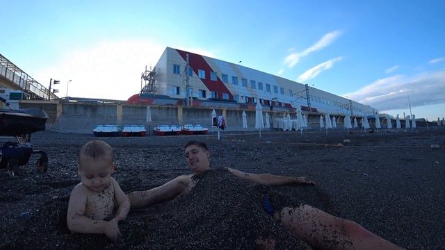 РУМ ТУР НАШЕЙ КОМНАТЫ В СОЧИ/ПОКУПАЛИСЬ В МОРЕ/ПРОГУЛКА ПО ПАРКУ РИВЬЕРА. смотреть онлайн