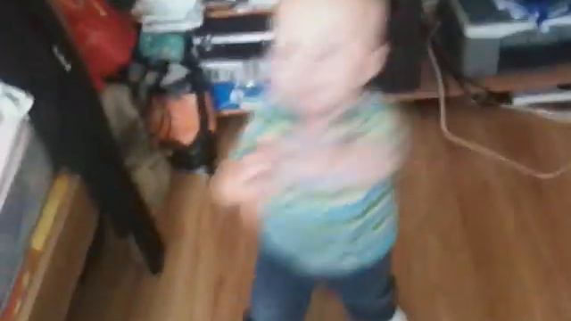 My Baby Brother dancing to Pitbull Hotel room смотреть онлайн