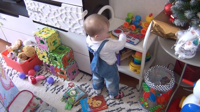 Мисс Кейти играет на пианино смотреть онлайн