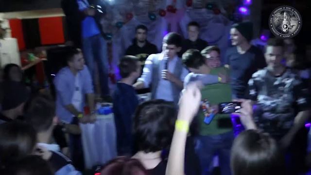 Парень съел четырех тараканов смотреть онлайн