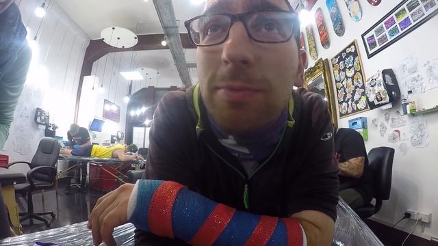 ? Getting a Maori Tattoo in New Zealand – New Zealand's Biggest Gap Year смотреть онлайн