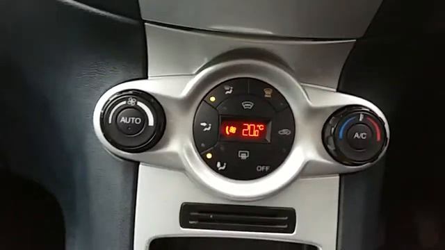 Ford Fiesta 1.4 TDCi 70PS Titanium 5dr - FE12UVD смотреть онлайн