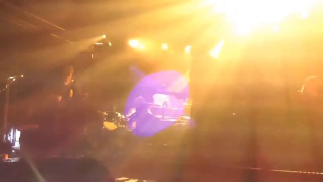 Paul Simonon infamous "London Calling" riff live 2019 смотреть онлайн