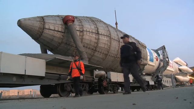 Подготовка к запуску спутников KazSat-3 и "Луч-5 В" (часть 1) смотреть онлайн