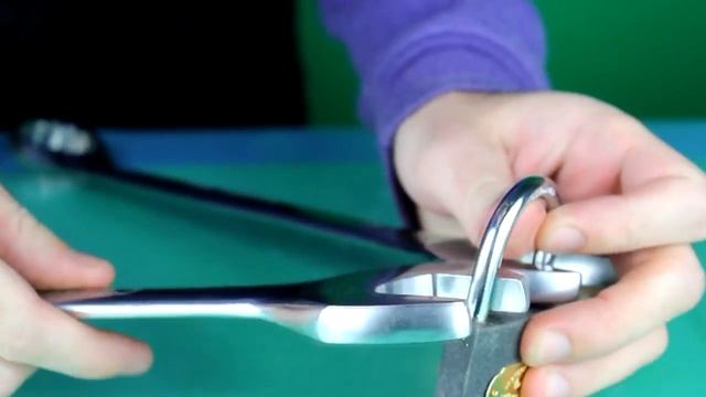 Ломаем Замок Гаечным Ключом ХРЯСЬ смотреть онлайн