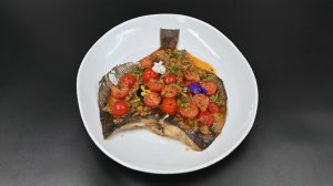 Камбала в соусе аква пацца с томатами черри