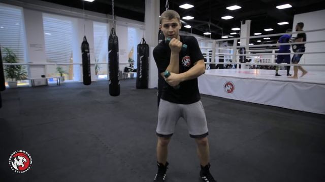 БОКС. КАК ТРЕНИРОВАТЬСЯ ОДНОМУ? СОЛО ТРЕНИРОВКА ДЛЯ НОКАУТИРУЮЩЕГО УДАРА! смотреть онлайн