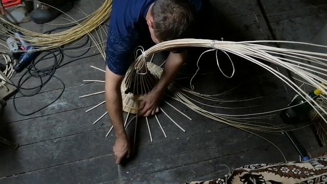 Ваза для зонтиков из лозы часть 1 смотреть онлайн