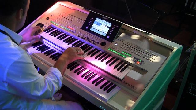 disco medley.mp4 смотреть онлайн