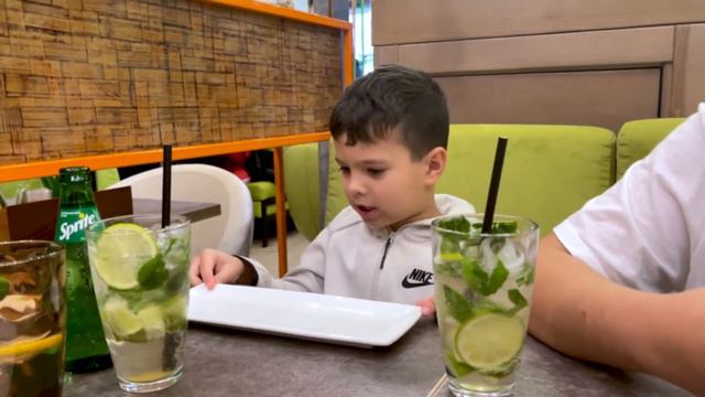 День МАЛЬЧИКОВ | Кушаем РОЛЛЫ | Купили ГЕЙМЕРСКОЕ Кресло смотреть онлайн