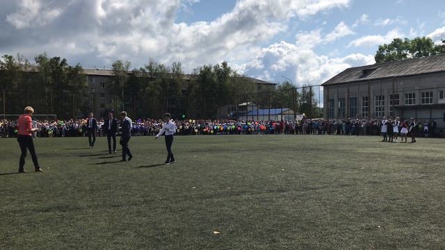 Флешмоб Лучегорск МОБУСОШ№1 02.09.2019г смотреть онлайн