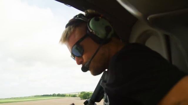 Helicopter HOG HUNT w/ LunkersTV (HUGE BOARS!!)