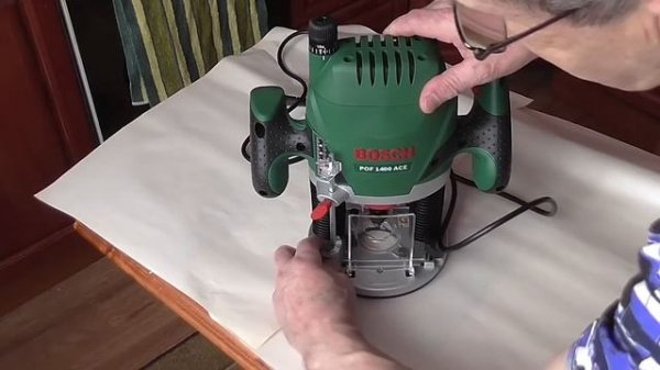 Особенности  Bosch POF 1400 ACE и комплект фрез к нему.