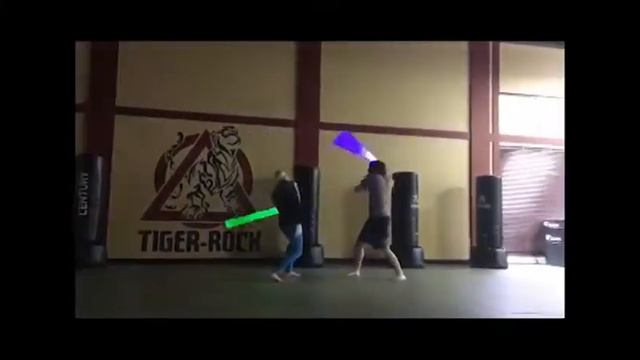 CM W: Amazon Training смотреть онлайн