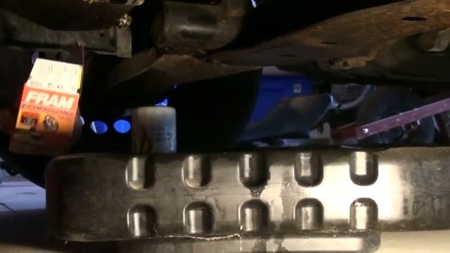HOW TO: Change Car Engine Oil: 2003 Mazda Protege смотреть онлайн