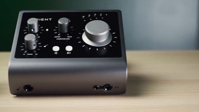 iD4 vs EVO 4 - Which Audio Interface is right for you? смотреть онлайн