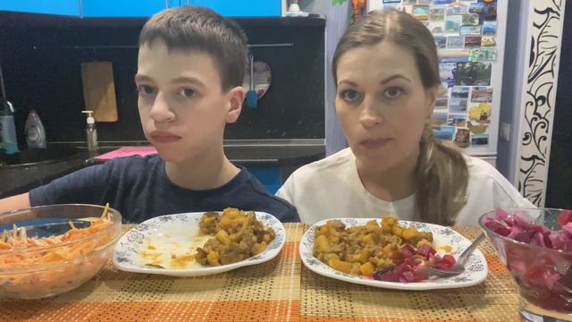 МУКБАНГ АЗУ ПО-ТАТАРСКИ/САЛАТЫ/MUKBANG AZU TATAR/SALADS смотреть онлайн