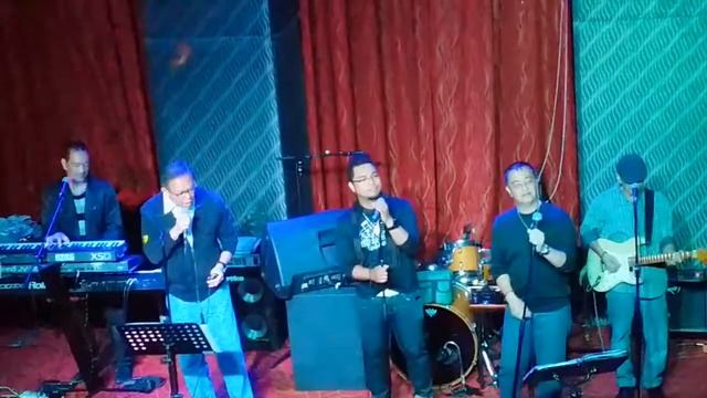 Johnny Live @ Vue Bar, Bellevue Hotel Manila смотреть онлайн