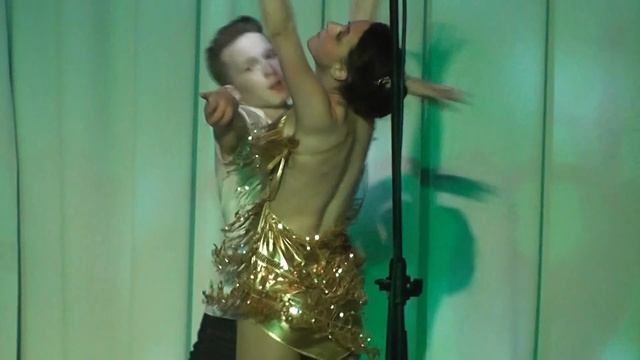 Танец на выпускной смотреть онлайн