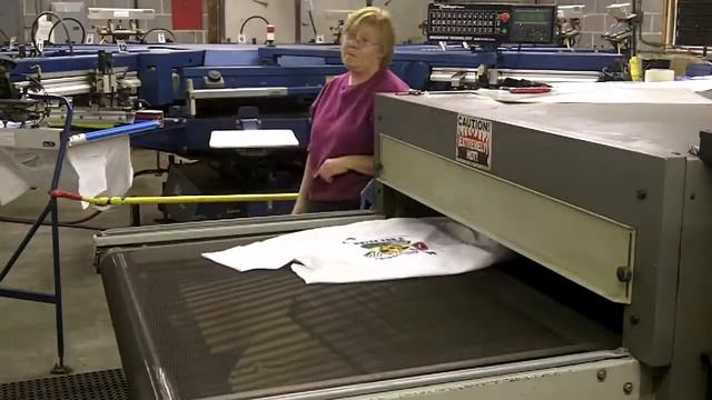 Screen Print 7 Color Shirt.mov смотреть онлайн