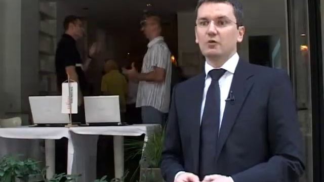 Predstavljena Fujitsu Siemens Amilo 3000 serija смотреть онлайн