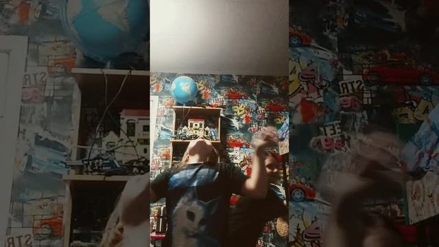 конфетная уенсдей, которая сзади забыла свой танец?♀️? смотреть онлайн
