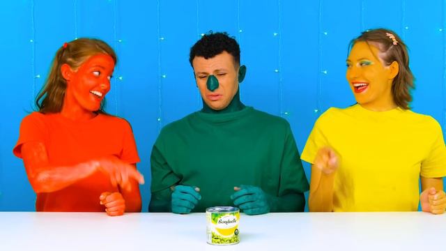 24 часа едим еду одного цвета Челлендж | Битвы с едой от RaPaPa Challenge