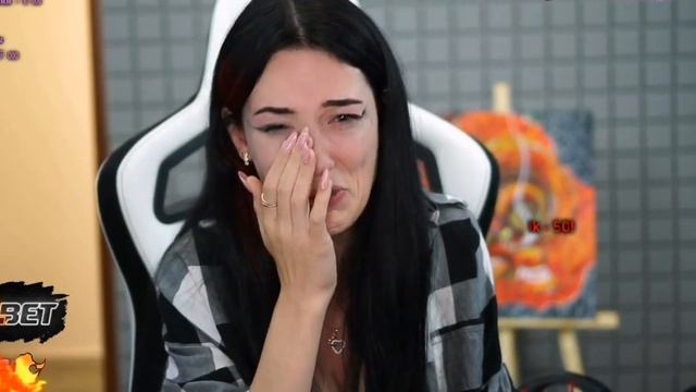 У БУЛОЧКИ ГОРЕ/ БАБУШКА У БУЛОЧКИ УПАЛА И СЛОМАЛА ШЕЙКУ БЕДРА.