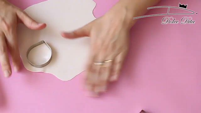 🌹GRANDE ROSE EN PÂTE À SUCRE 🌹 / BEAUTIFUL GUMPASTE ROSE TUTORIAL смотреть онлайн
