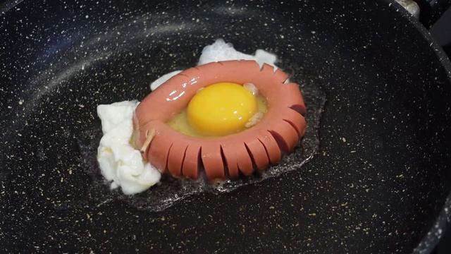 Яйца в сосиске смотреть онлайн