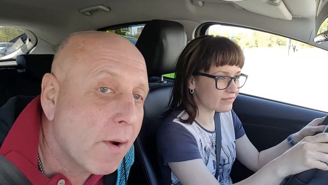 Лена улыбаться нужно больше. Доброта спасет мир. смотреть онлайн