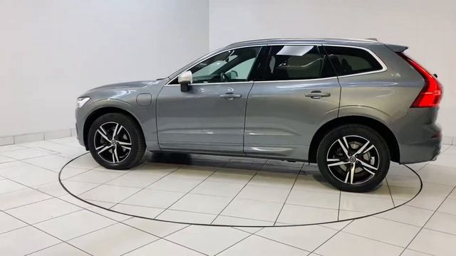 Volvo XC60 2.0h T8 Twin Engine 10.4kWh R-Design смотреть онлайн