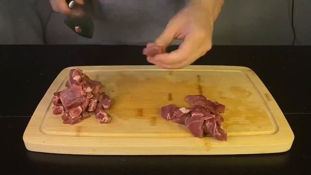 Лапша с говядиной и брокколи в устричном соусе. Noodle With Beef And Broccoli In Oyster Sauce.