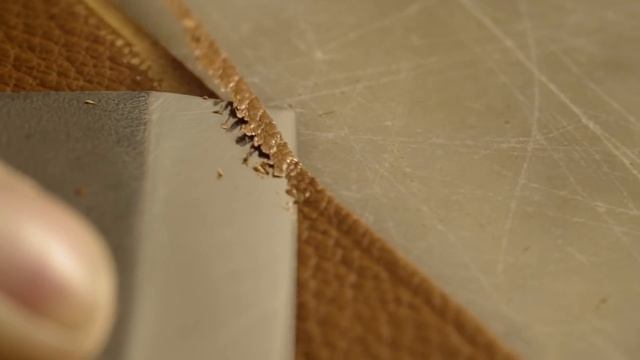 Making of the Lloyd Coat Wallet смотреть онлайн