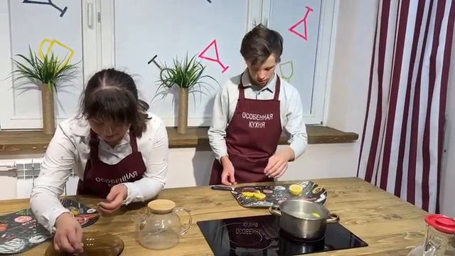 Имбирный чай! Не дадим простуде ни единого шанса! Готовим на Особенной кухне! смотреть онлайн