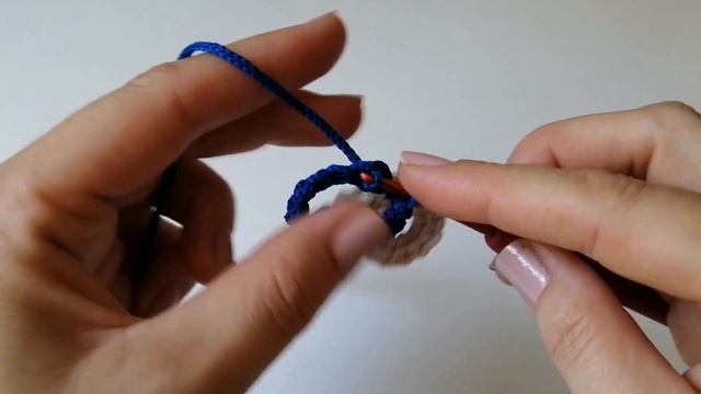 👀 Очень просто и красиво! Как связать двухцветную ручку для сумки крючком? смотреть онлайн