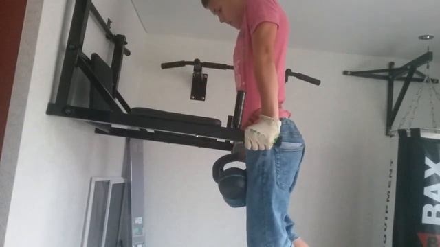 Отжимания на брусьях с доп весом + 24 кг на 12 раз! смотреть онлайн