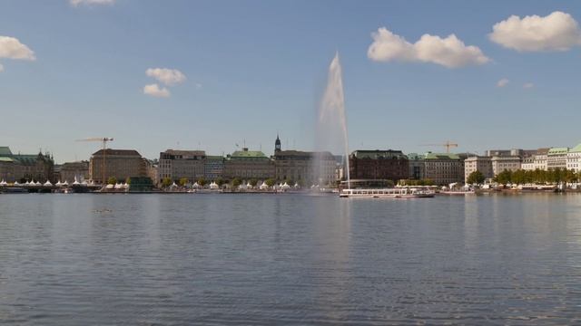 Hamburg, Germany: Binnenalster (Inner Alster Lake) with Alsterfontäne (fountain) - 4K Video Photo смотреть онлайн